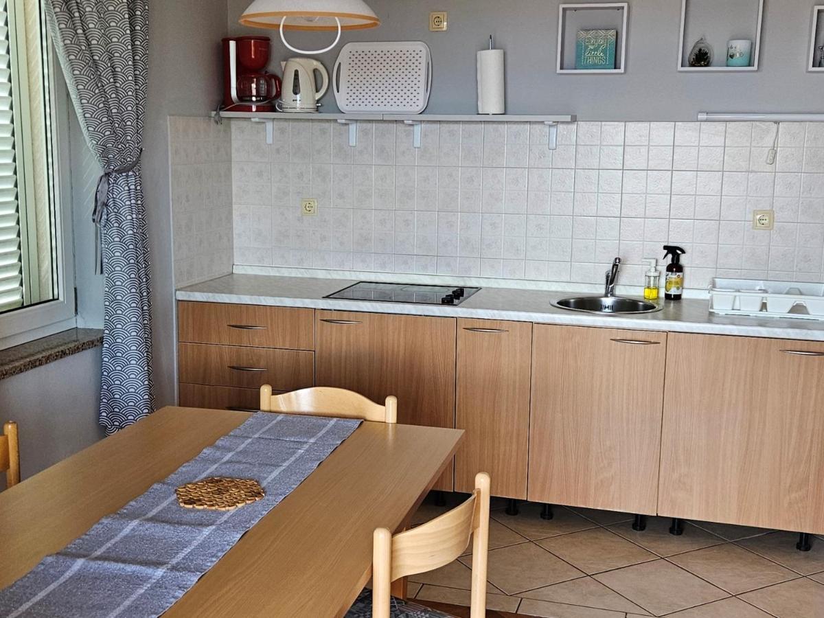 Apartments Trojak Baska  Exterior photo
